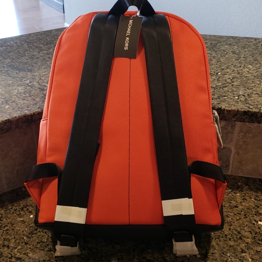 MK backpack 🎒 ♥ - Picture 2 of 7